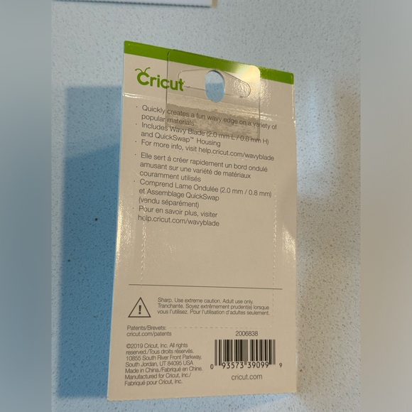 Cricut Maker- wavy Blade tip - Picture 2 of 2